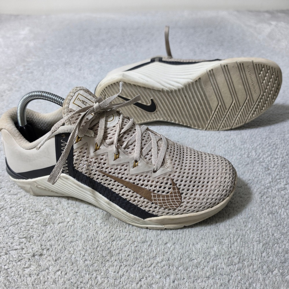 Nike Metcon 6 Training Shoes Womens 10 Fossil Stone Metallic Gold AT3160-170